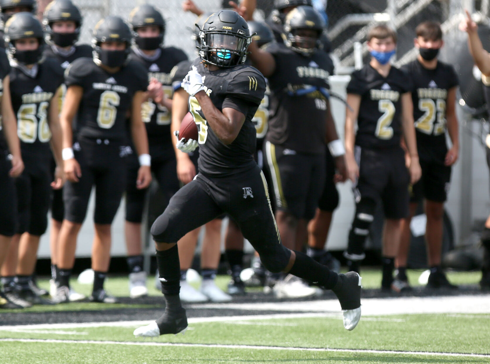 3. Broken Arrow Tigers (1-0)